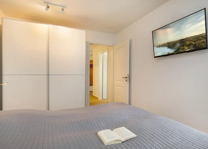 Louisa - 36 Apartment *